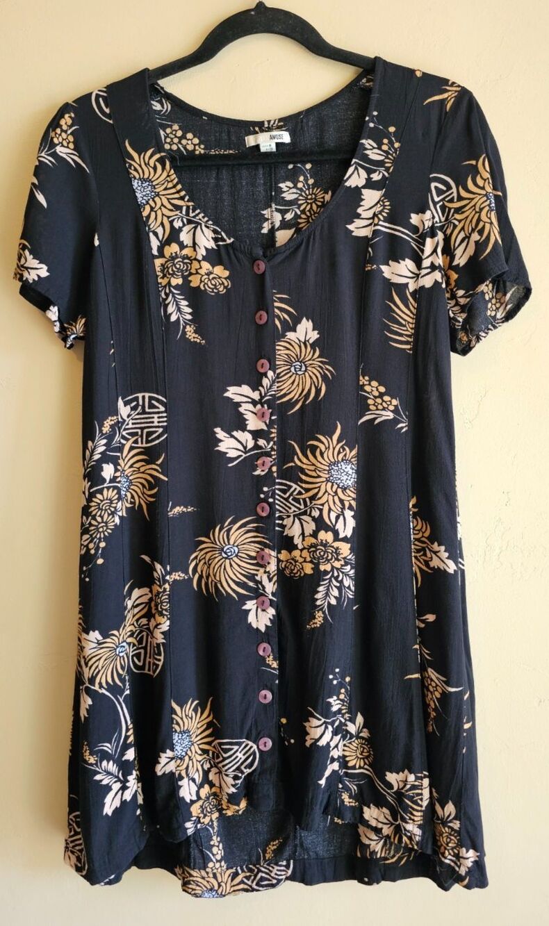 Mini Dress v neck Sz M Black, floral, longer in  back-Amuse Society